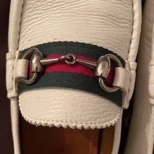 Mens White Gucci loafers. Size 9 with horse bit. Great condition. Authentic Gucci Web Silver Horsebit White Leather Men Loafer  main image 4
